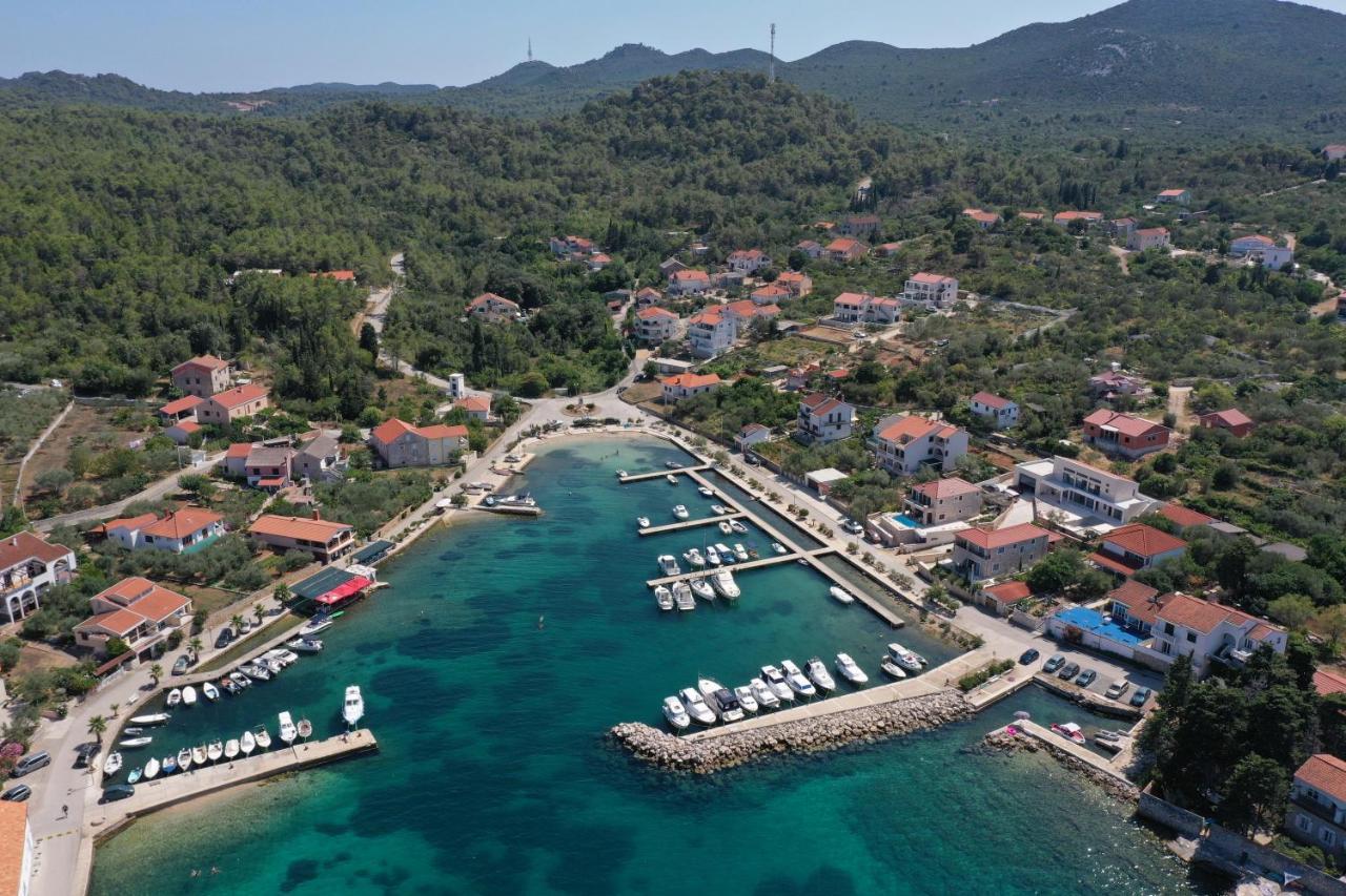 Roses Apartment Lukoran Dış mekan fotoğraf