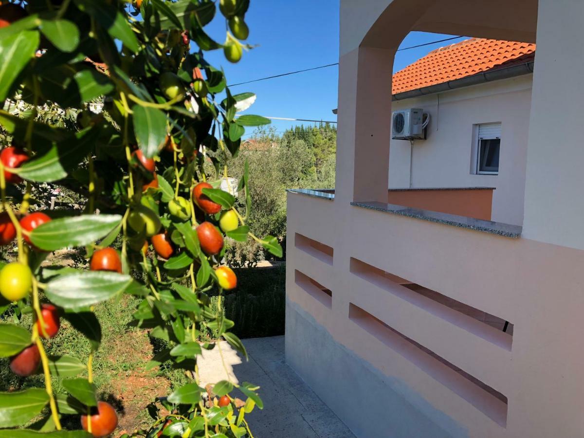 Roses Apartment Lukoran Dış mekan fotoğraf