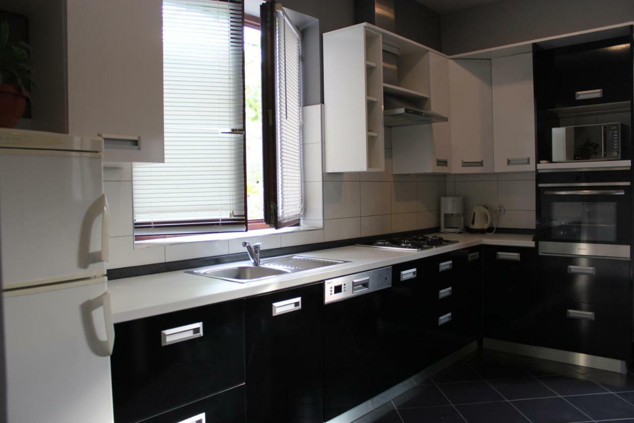Roses Apartment Lukoran Dış mekan fotoğraf