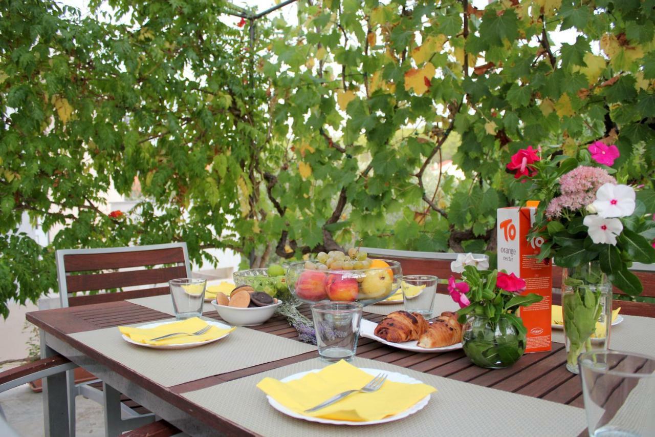 Roses Apartment Lukoran Dış mekan fotoğraf