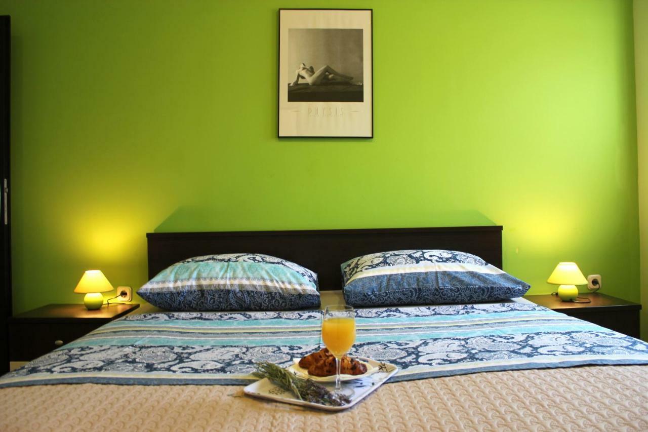 Roses Apartment Lukoran Dış mekan fotoğraf
